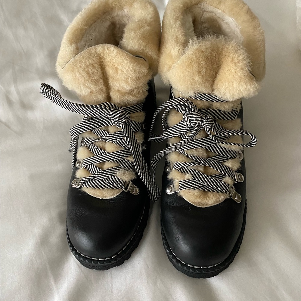 NEW !!! Nordic Black Leather Boots size (7)